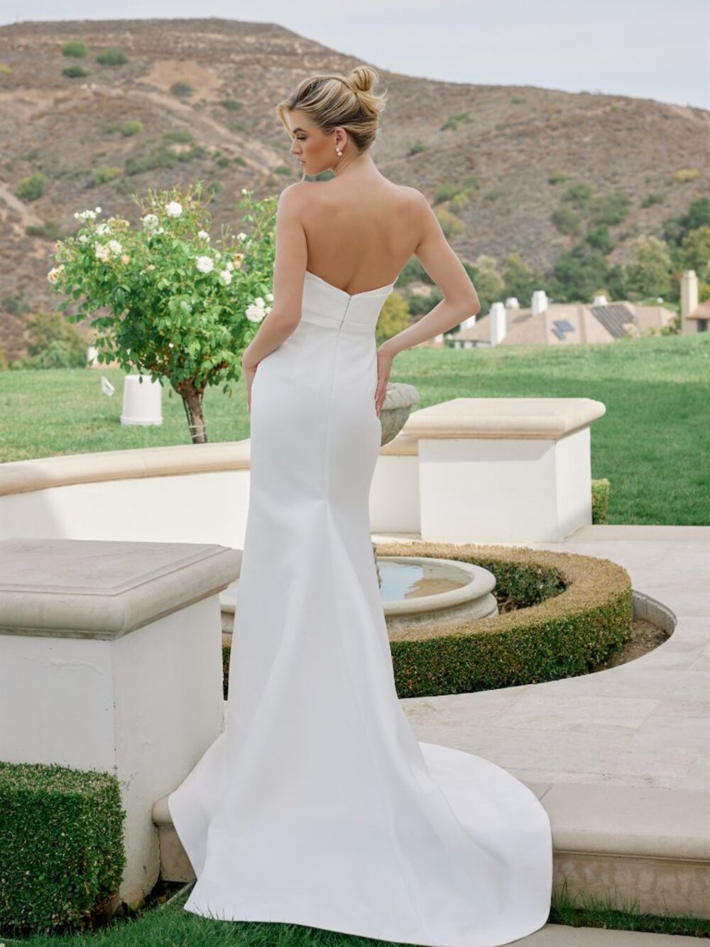 NEW LONG WHITE WEDDING DRESS. STRAPLESS MERMAID STRETCH SATIN WEDDING GOWN - Picture 3 of 6